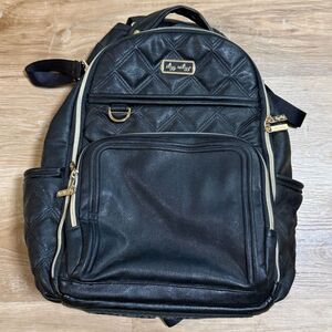 GUC Itzy Ritzy Boss Plus Diaper Bag Backpack Vegan Leather Black Quilted